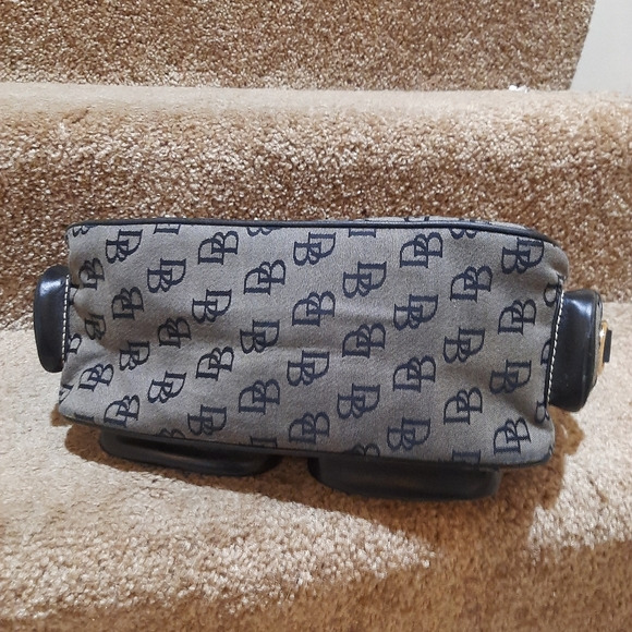 Dooney & Bourke Purse - Picture 6 of 8